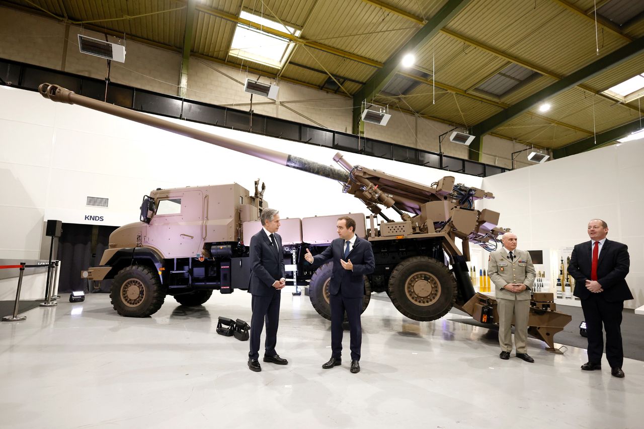 Antony Blinken during a visit to the Nexter factory in Versailles, which produces self-propelled howitzer guns Caesar.