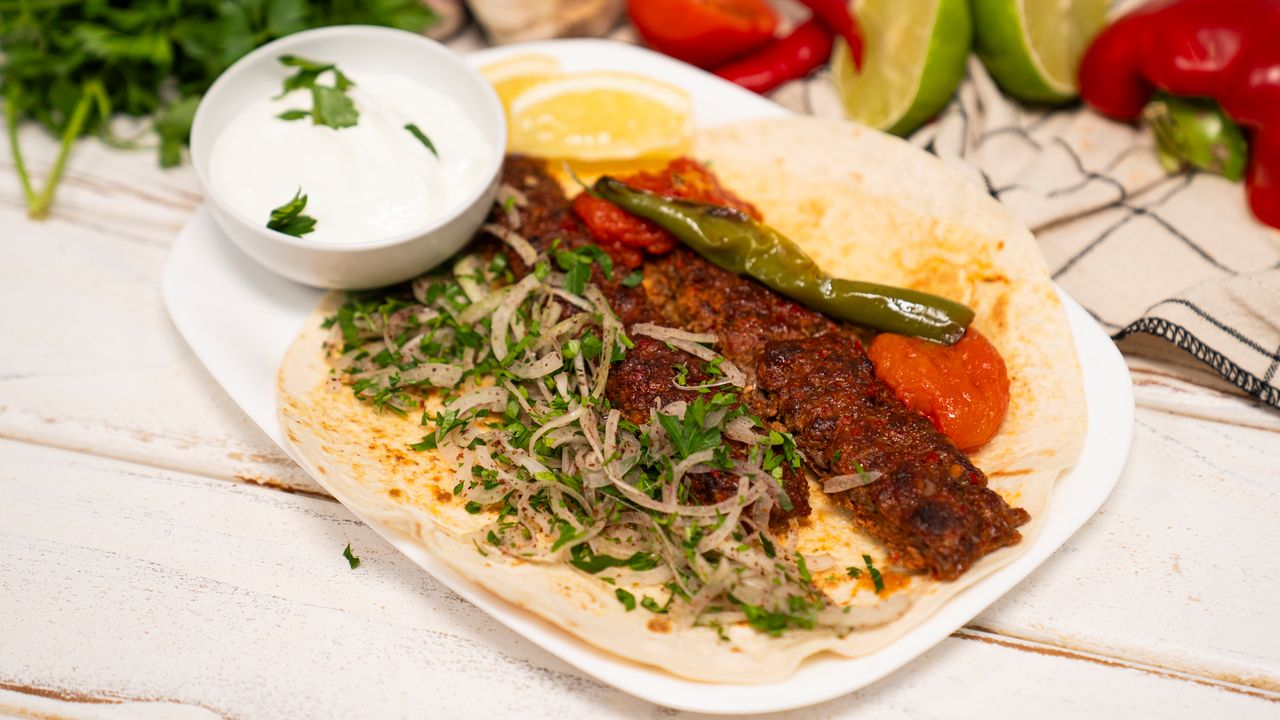 Kebab, jakiego nie zamówisz sobie z budki. 100 procent smaku i pewnej jakości