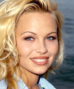 Z seksbomby lat 90. do królowej botoksu. Oto jak zmieniała się Pamela Anderson