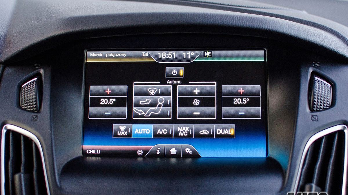 Wyświetlacz z opcjami klimatyzacji