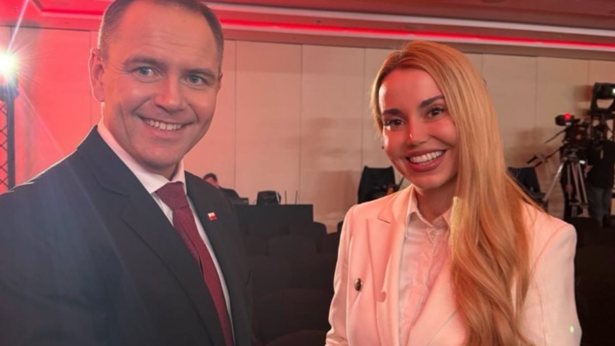Schreiber znów rozpływa się nad Nawrockim