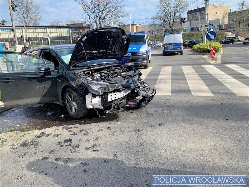 Wrocław. Pościg za Toyotą. Fatalny w skutkach dla kierowcy