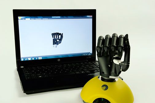 Żeby pobawić się bioniczną ręką, nie trzeba tracić własnej! 2