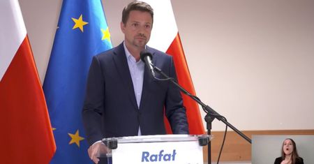 Warszawa. Rafał Trzaskowski o wypadku autobusu na Bielanach