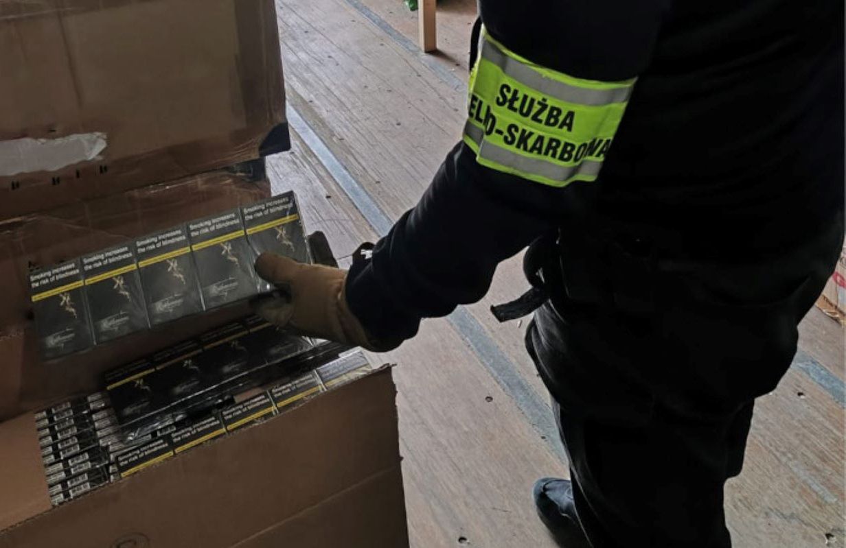 Mazowieckie. Kontrabanda w dwóch kontenerach, w trzecim – jej właściciel