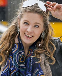 Powierza bez koszulki. Mam "figurę idealnie podkreślającą wszystkie moje niedoskonałości"