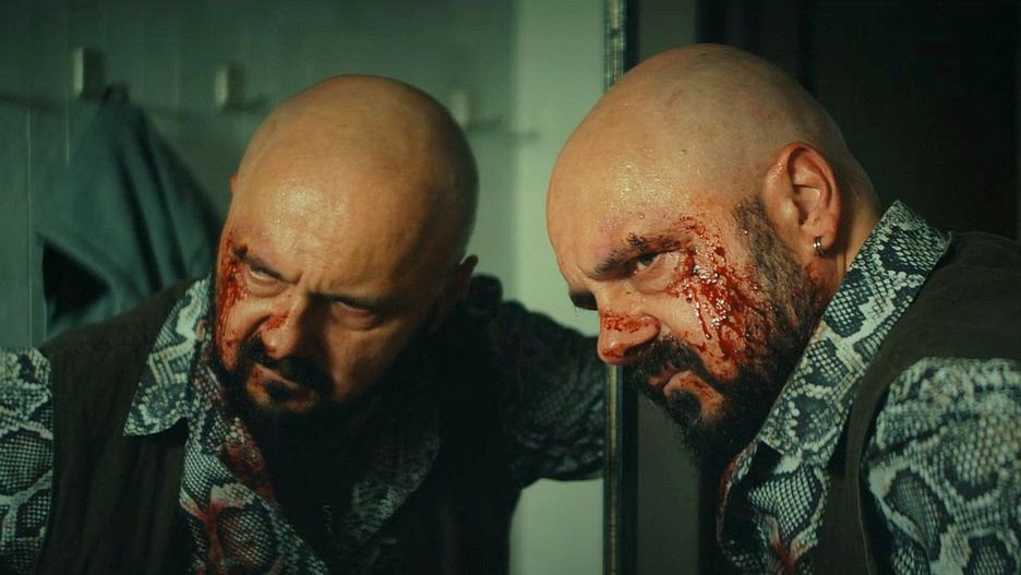 Arkadiusz Jakubik brawurowo wcielił się w Marcina Kanię w "Informacji zwrotnej" Netfliksa