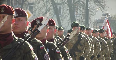 Wynagrodzenie żołnierzy i policjantów w górę. W sumie rząd daje ponad 700 mln zł