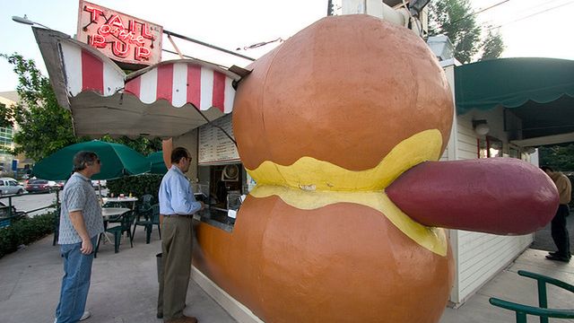 Jak kupić parówkę? Jakich porad szukamy w Sieci najczęściej? 1
