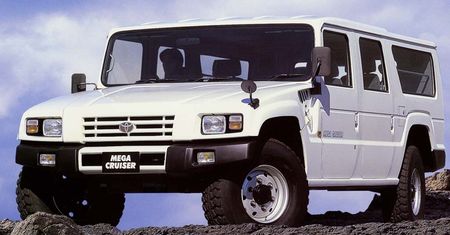 Toyota Mega Cruiser. Kiedy Japończycy chcieli mieć własnego Hummera
