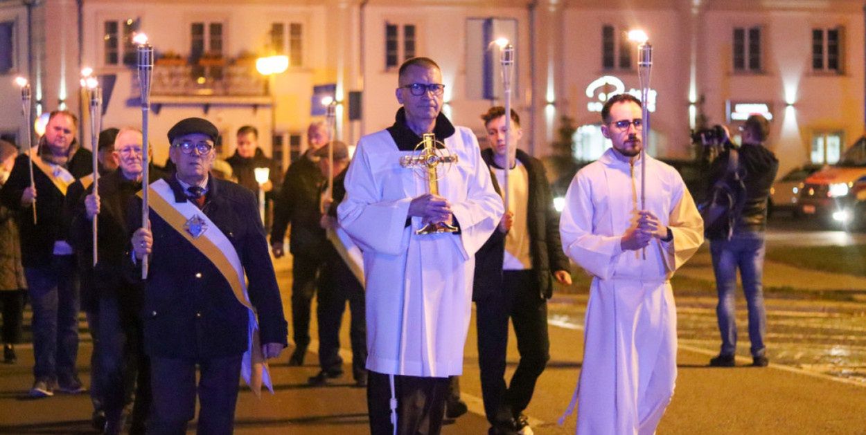 Włocławek: Modlą się, zamiast straszyć. Na plac Wolności wyjdzie procesja