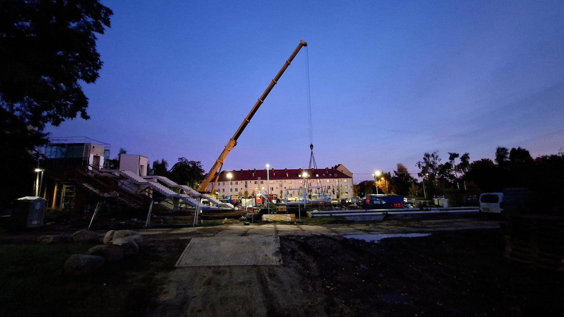 Przystanek SKM Szczecin Żelechowa. Montaż odbył się wieczorem 13 października