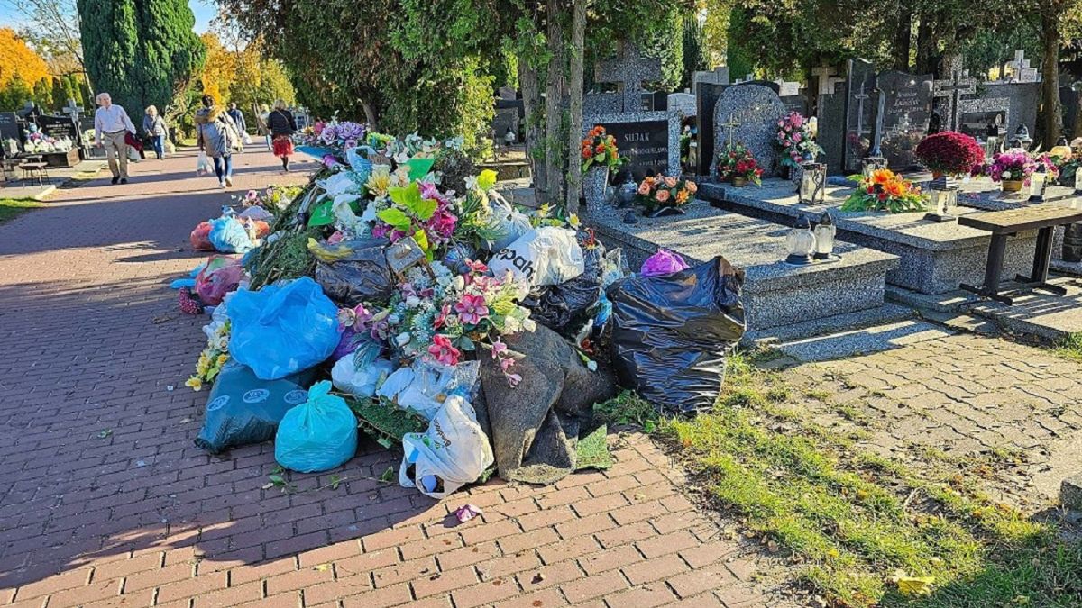 Tak wyglądał cmentarz przed 1 listopada. 