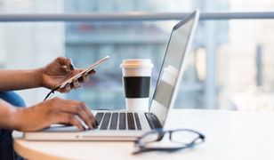 Jak założyć firmę przez Internet? Sposoby na założenie biznesu bez wychodzenia z domu