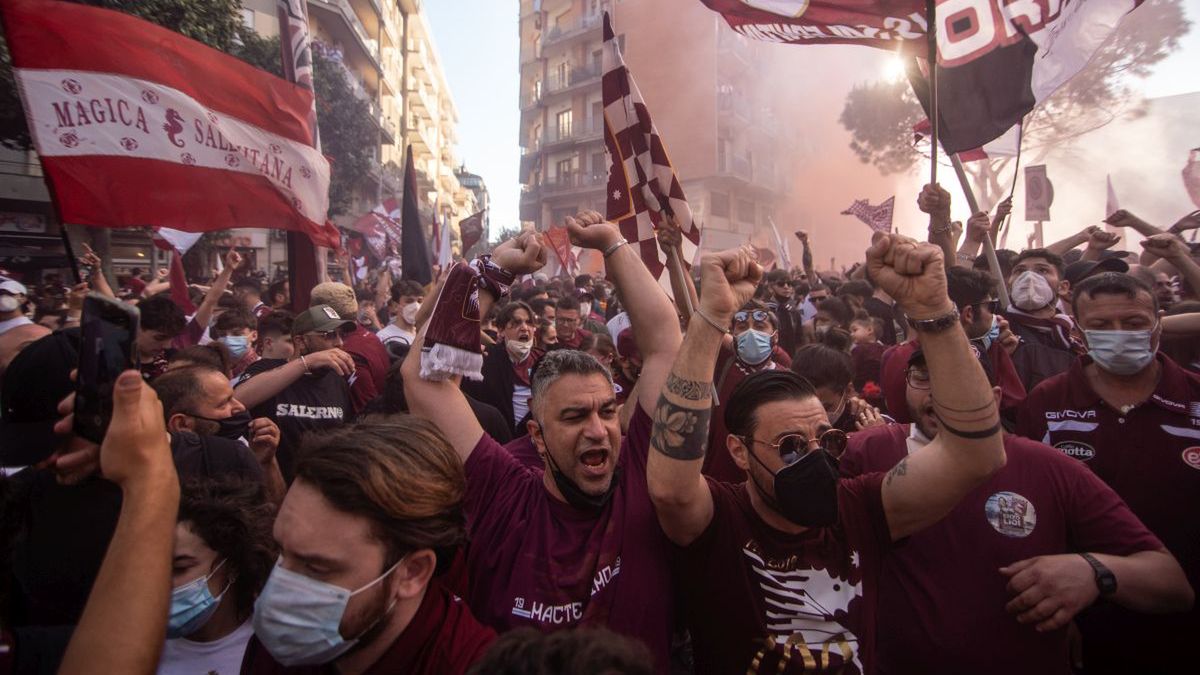 Zdjęcie okładkowe artykułu: Getty Images / Ivan Romano / Na zdjęciu: fani US Salernitany