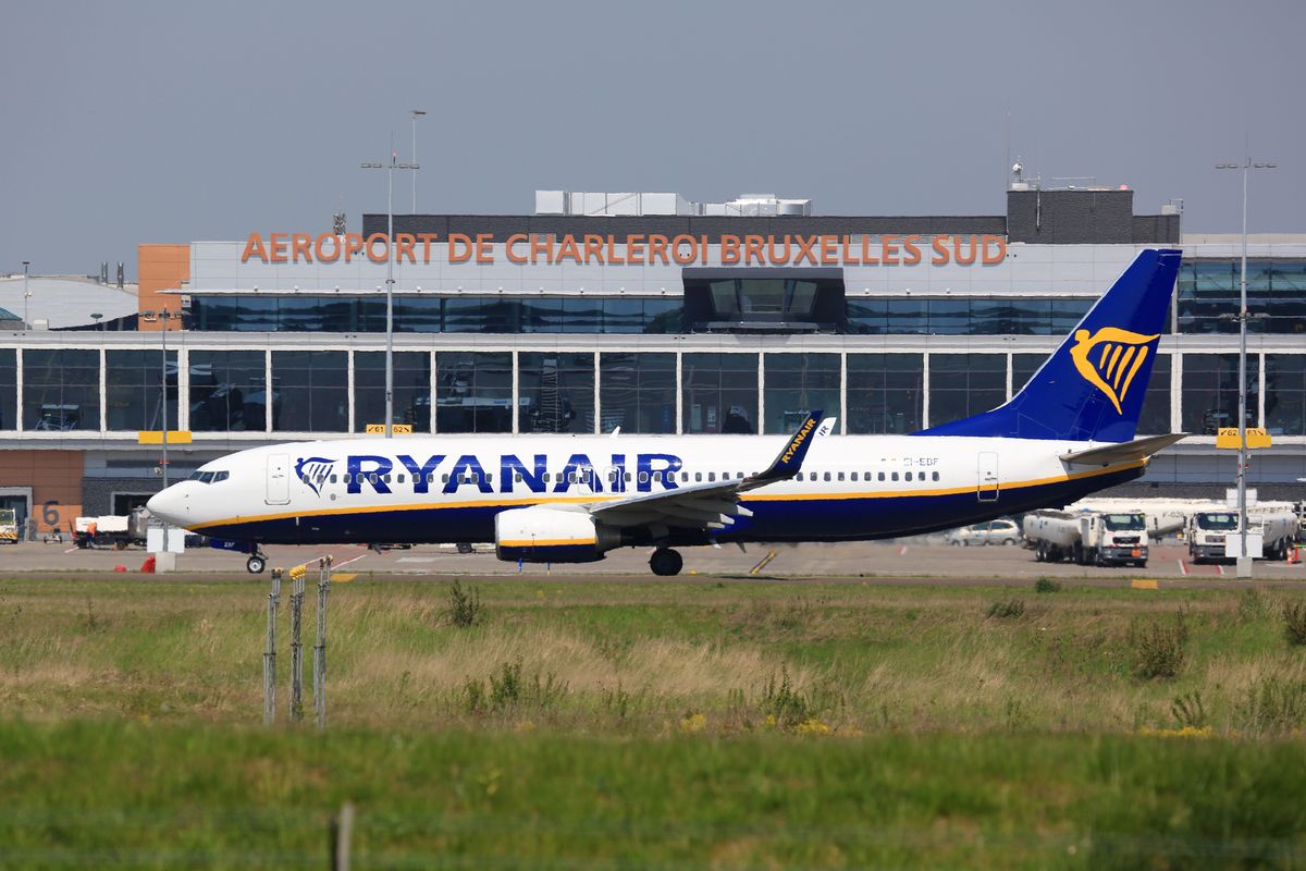 Samolot Ryanair na lotnisku Charleroi 