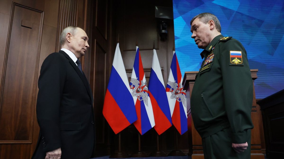 Russian Defence Ministry Board meeting
RUSSIA, MOSCOW - DECEMBER 17: (----EDITORIAL USE ONLY - MANDATORY CREDIT - 'KREMLIN PRESS SERVICE / HANDOUT' - NO MARKETING NO ADVERTISING CAMPAIGNS - DISTRIBUTED AS A SERVICE TO CLIENTS----) Russia's President Vladimir Putin (L) and First Deputy Defence Minister, Chief of the General Staff of the Russian Armed Forces Army General Valery Gerasimov attend an expanded meeting of the Defence Ministry Board in Moscow, Russia on December 17, 2025. (Photo by Kremlin Press Office/Anadolu via Getty Images)
Anadolu
russian armed forces, defence policy, moscow, senior officials, military meeting, defence ministry board