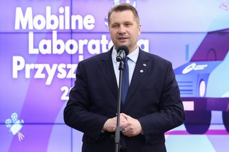 NIK sprawdziła, jak MEiN za Czarnka wydało miliard złotych. Są nieprawidłowości