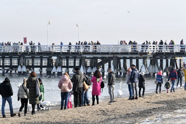 Sopot oblegany przez turystów