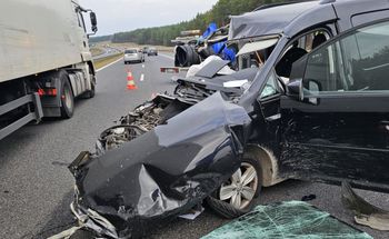 Gorzów: Volkswagen roztrzaskał się o przyczepkę obsługi S3