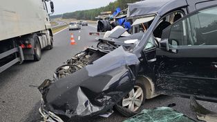 Gorzów: Volkswagen roztrzaskał się o przyczepkę obsługi S3