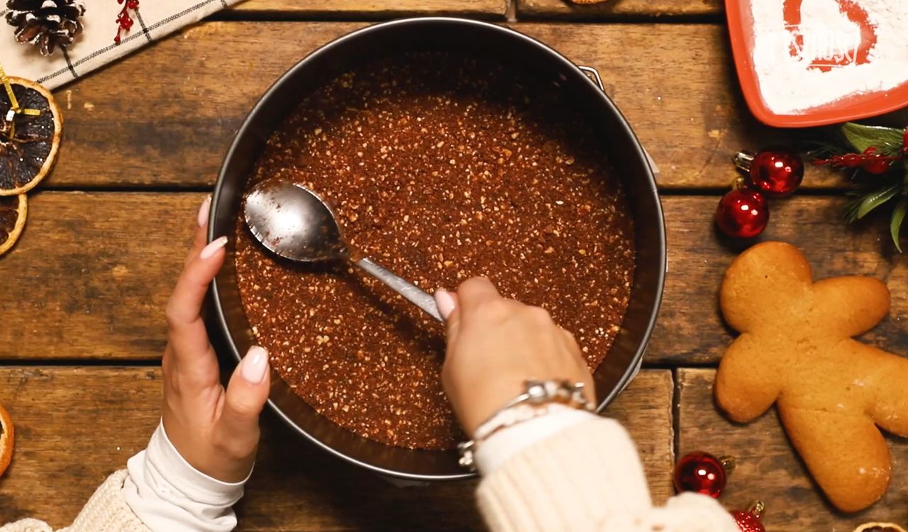 Biscuit base with hazelnuts