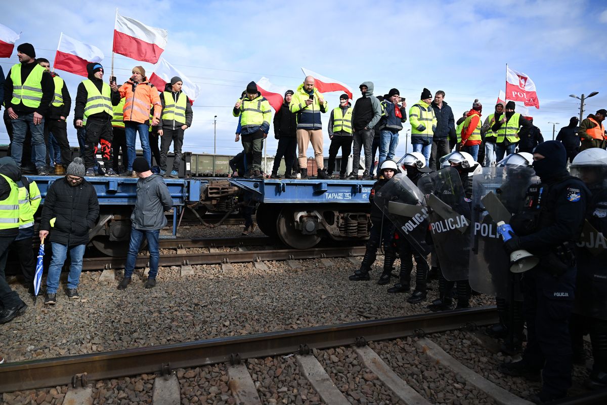 granica z ukrainą, protest, rolnicy Rolnicy chcą zastąpić rządowe służby. Ekspert łapie się za głowę. Kto rządzi na granicy?