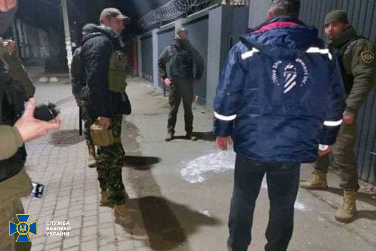 Służba Bezpieczeństwa Ukrainy zatrzymała prawdopodobnego dywersanta rosyjskiego. Zostawiał znaki kredowe na ulicy (Facebook.com)