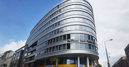 Raiffeisen Bank Polska sprzedaje spółkę leasingową swojemu właścicielowi