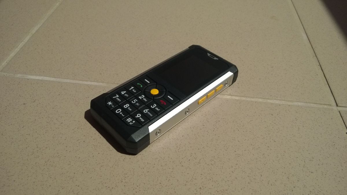 CAT B100 – twardziel, który pozbawia złudzeń [test] 1