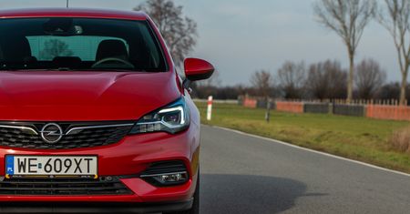 Test Opla Astry 1.2 Turbo: przestronny i ekonomiczny kompakt, który ma już swoje lata