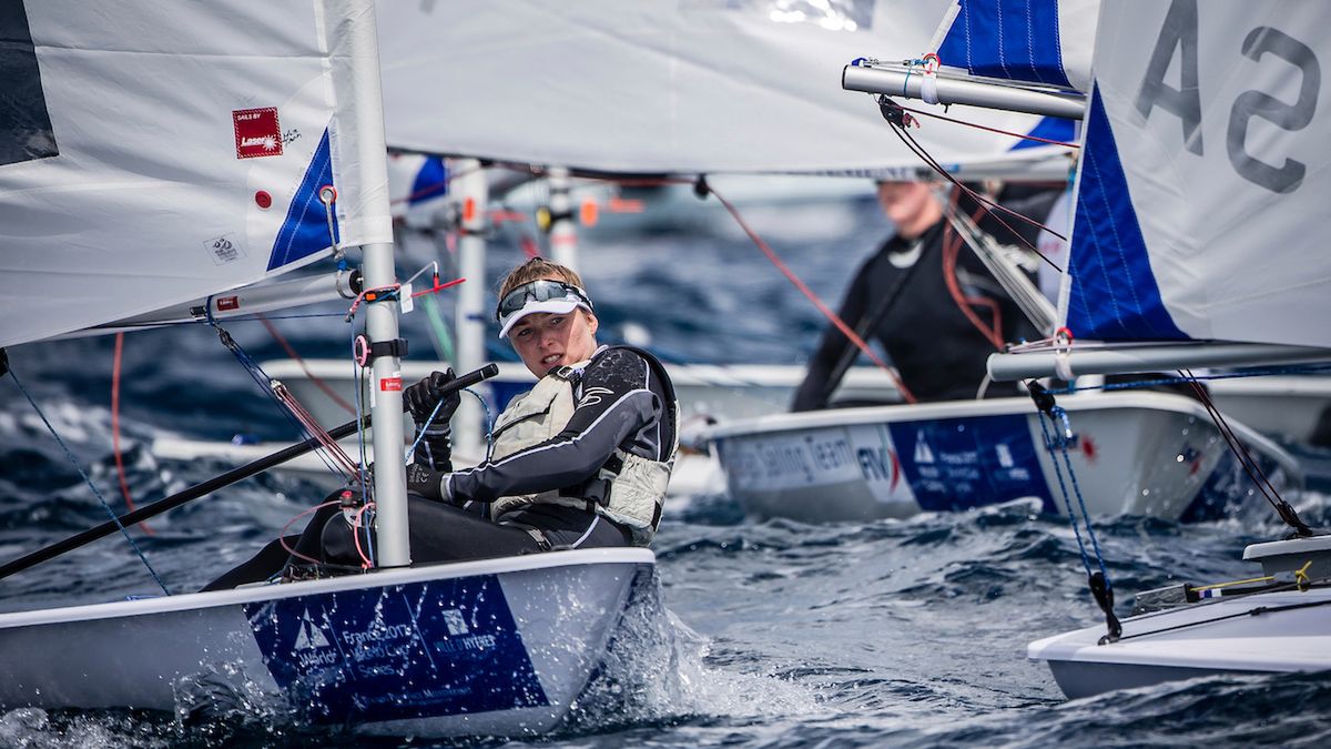 Materiały prasowe / Jesus Renedo / Sailing Energy / World Sailing / Na zdjęciu: Agata Barwińska w olimpijskiej klasie Laser Radial