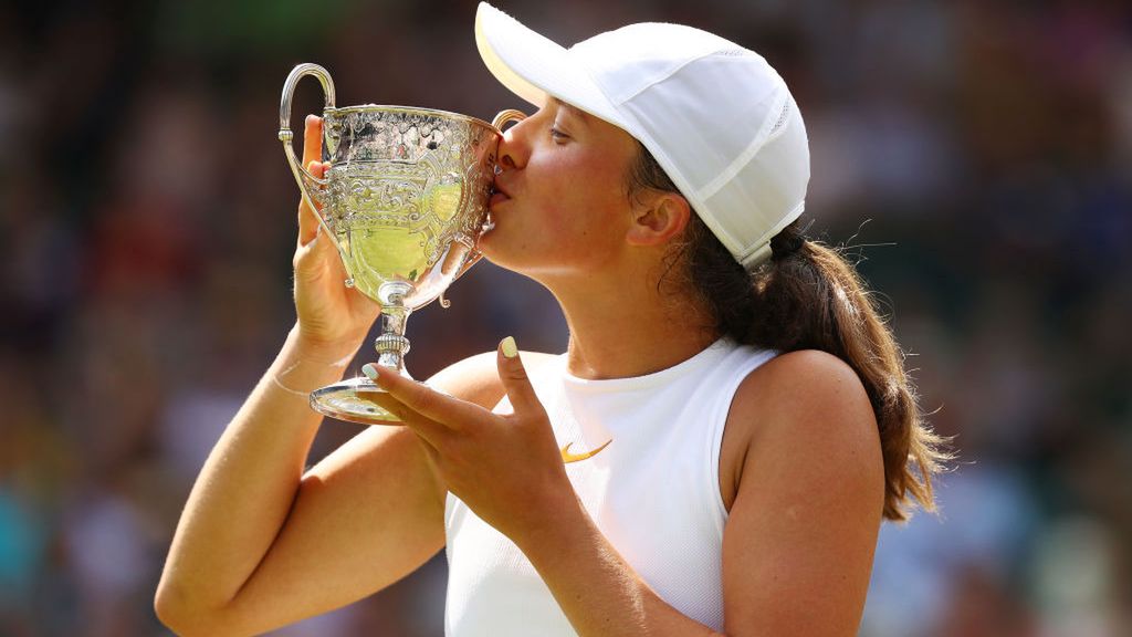 Zdjęcie okładkowe artykułu: Getty Images / Matthew Stockman / Na zdjęciu: Iga Świątek, mistrzyni juniorskiego Wimbledonu 2018