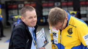 Komisarze robią zdjęcia zawodnikom i bandzie. A przecież powinni zajmować się torem