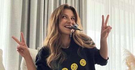 Dzień Matki 2021 "by Ann". Anna Lewandowska świętuje, pokazując ćwierć twarzy córki (FOTO)