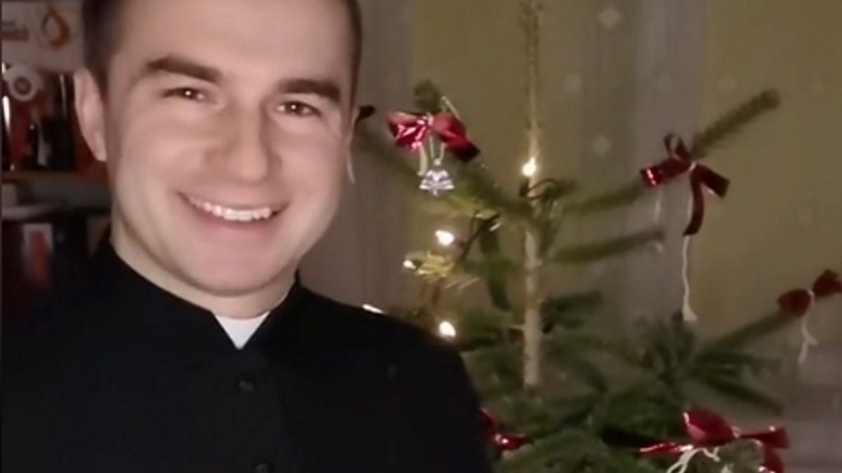 Ksiądz Sebastian Picur. 