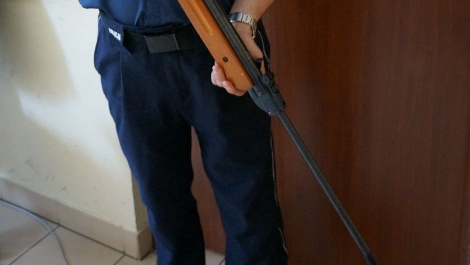 Śląskie. Policja zatrzymała 44-letniego mężczyznę, który w Raciborzu postrzelił z wiatrówki rowerzystkę.