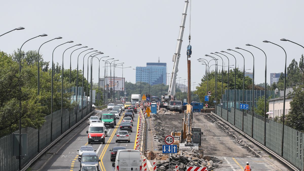 Trwa remont na Trasie  Łazienkowskiej 