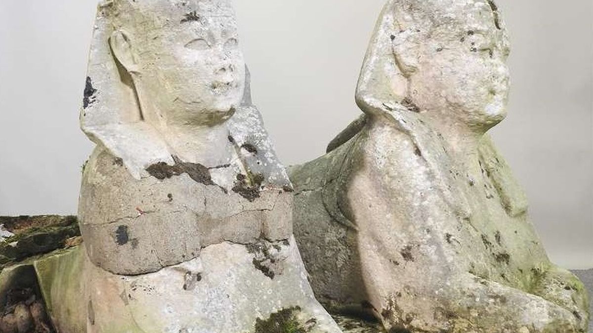 Rzeźby przez 15 lat stały na patio małżeństwa. Fot. Mander Auctioneers