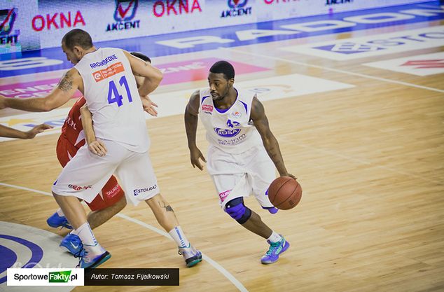 Elijah Johnson jak na razie spisuje się bez zarzutów