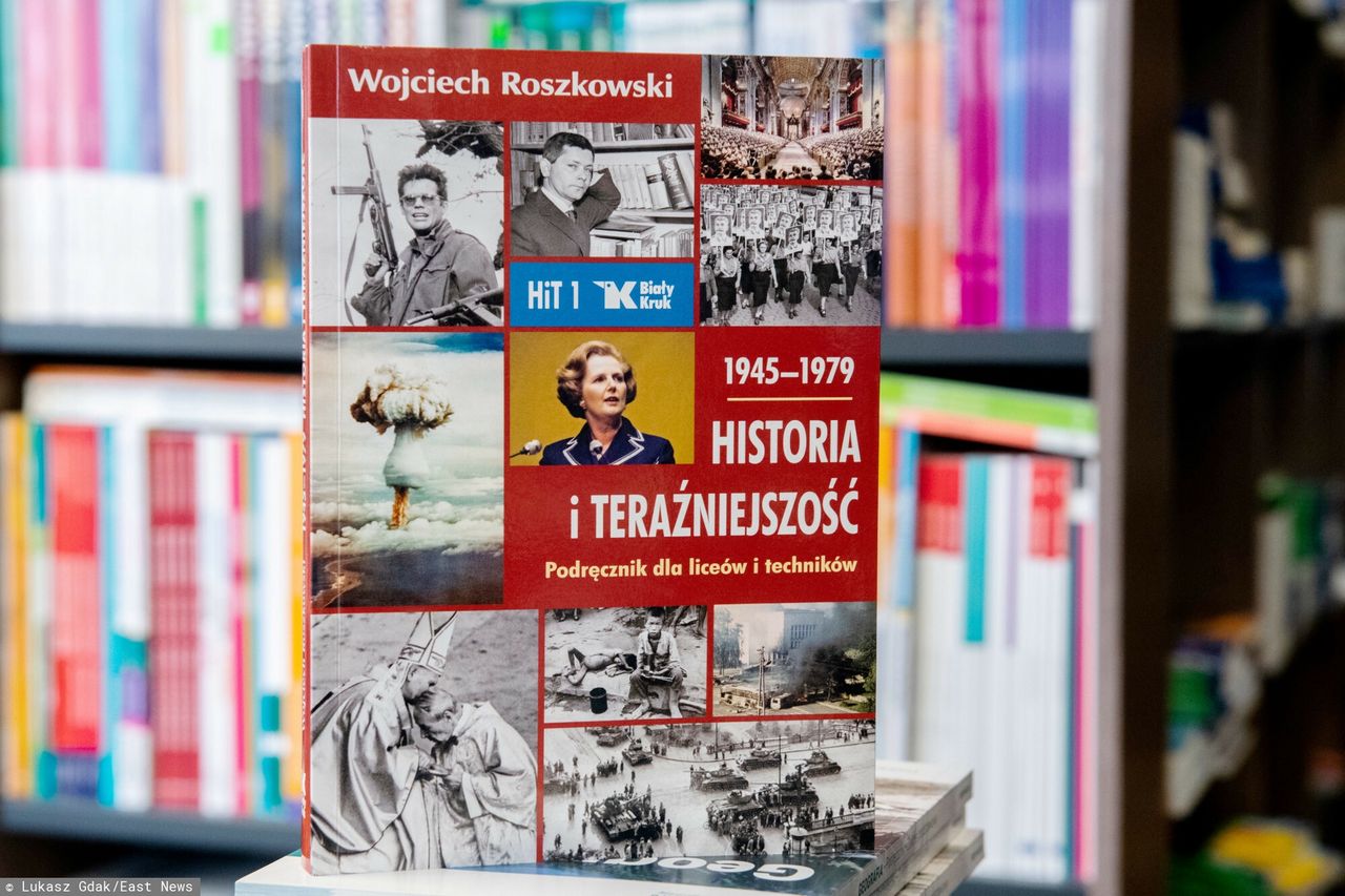 Autorem jednej z książek do HiT jest prof. Wojciech Roszkowski, a wydawcą oficyna Bialy Kruk.