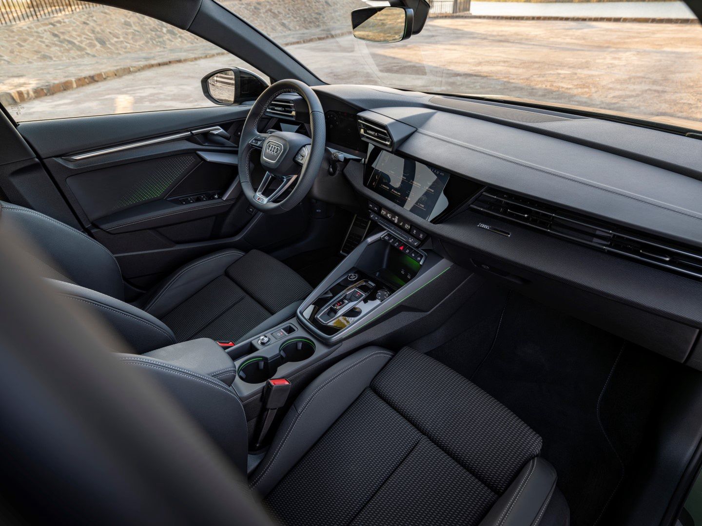 Interior,
Colour: District Green Metallic