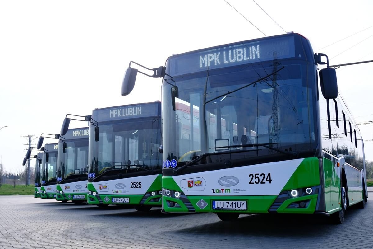 Koniec dostaw. 20 nowych przegubowych „hybryd” już gotowych do wyjazdu na ulice Lublina