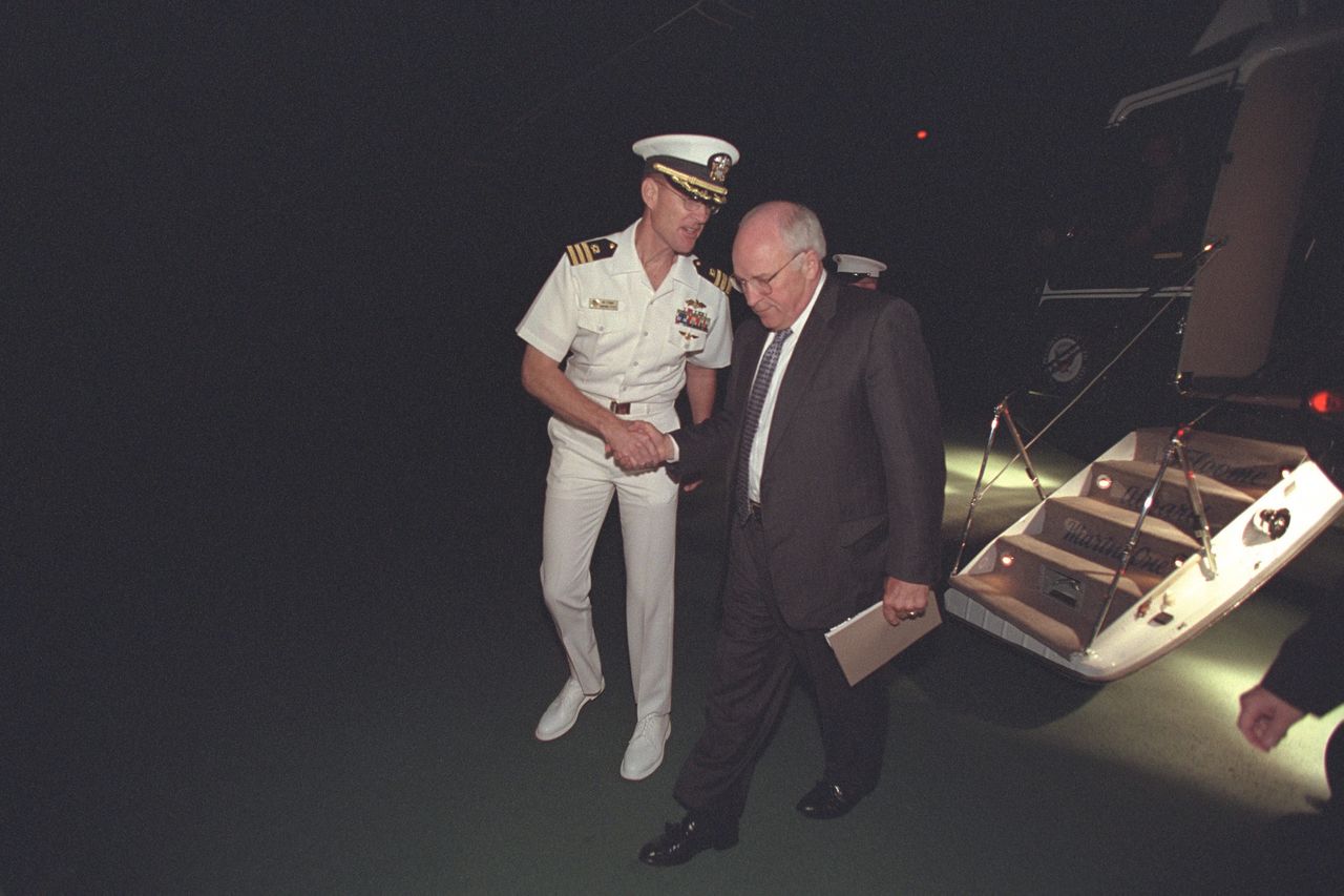 Wiceprezydent Dick Cheney w drodze do Camp David