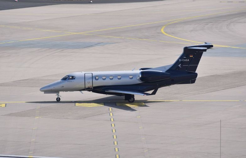 Embraer Phenom 300 na jednym z niemieckich lotnisk