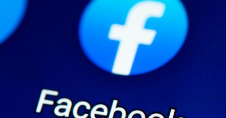 Facebook walczy z fake news. Teraz upewni się, że wiesz co udostępniasz