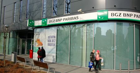 UOKiK stwierdził niejasne zasady ustalania kursów walut w trzech bankach