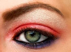 Makijaż zielonych oczu - dobór cieni i wykonanie makijażu