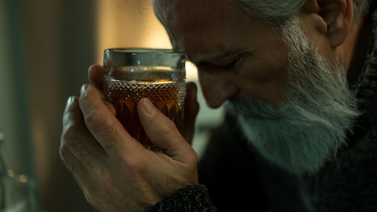 Najgorszy alkohol dla jelit. Szybko doprowadzi je do ruiny