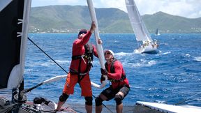 R-Six Team 6601 wiceliderem po 1. dniu Antigua Sailing Week